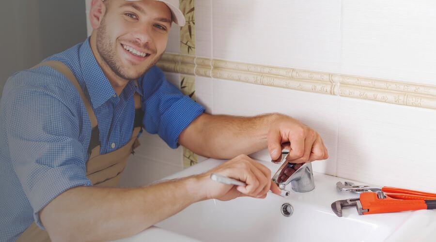 Handle or spout repair in Freelandville, IN